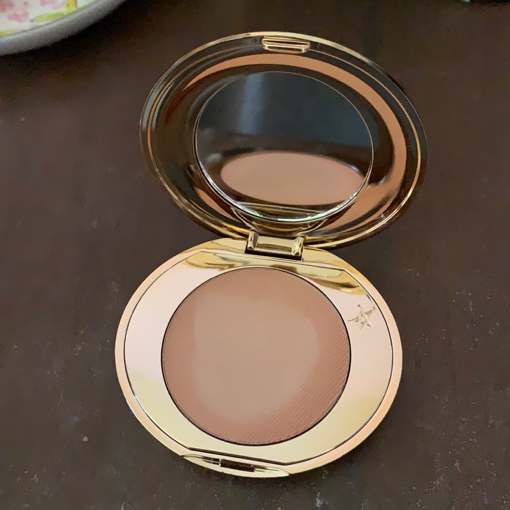 Charlotte tilbury under Eye correct or in fair